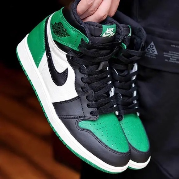 Air Jordan Retro 1 High OG | Pine Green | 11 - Picture 5 of 5